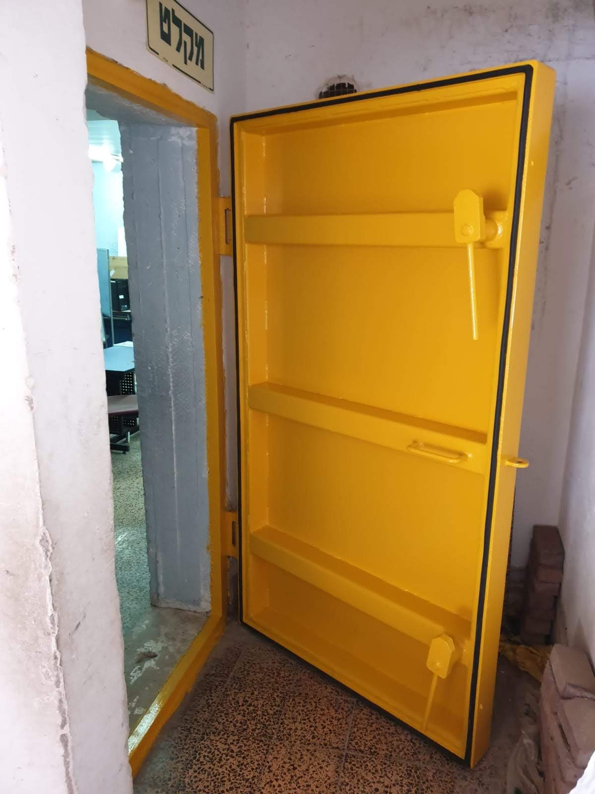קבוצה אדרת מיגון לישראל